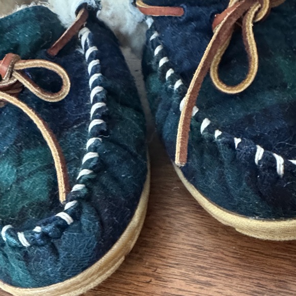 L.L. Bean Plaid Moccasin Slippers with Fleece Lining - Picture 9 of 9